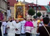 74. rocznica „Cudu Lubelskiego”. Ulicami miasta przeszła procesja z wizerunkiem Matki Bożej Płaczącej. Zobacz zdjęcia