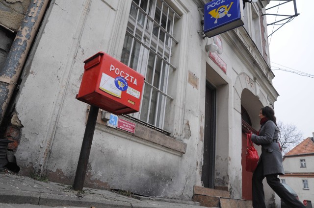 Placówki pocztowe starego typu w małych miejscowościach będą jeszcze musiały poczekać na zmiany wizualne. Poczta Polska ma ponad 8300 placówek w Polsce.