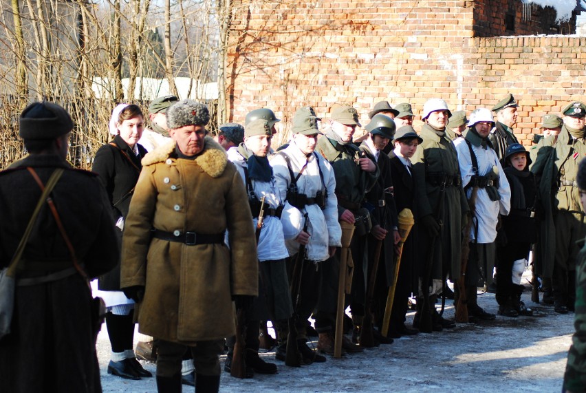 Bytom: w Miechowicach zrekonstruowali walki ze stycznia 1945 roku [ZDJĘCIA+WIDEO]