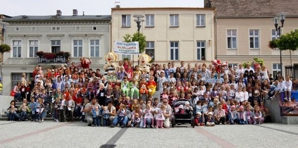 Czarnków: Ponad setka par na Dniu Spieczonego Bliźniaka