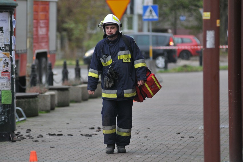 We wtorek, 7 listopada, około godz. 13 Czytelnicy...