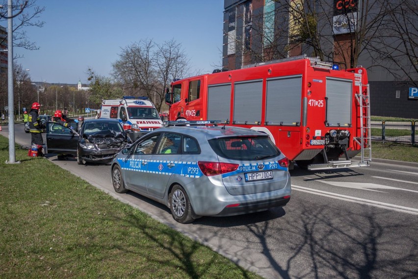 Groźny wypadek w Jastrzębiu: trzy osoby ranne