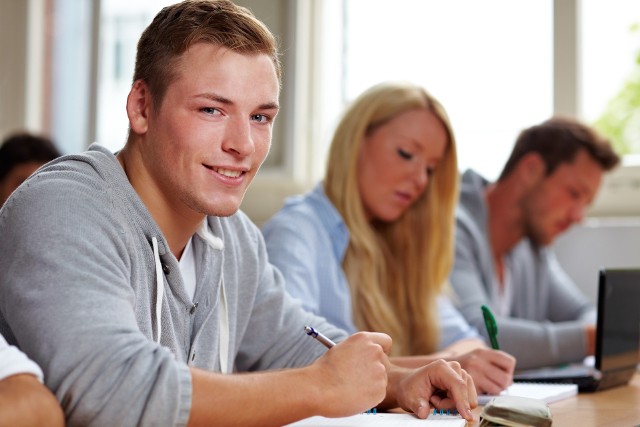 Kredyt studencki jest bardzo korzystny dla studenta ze względu na warunki spłaty