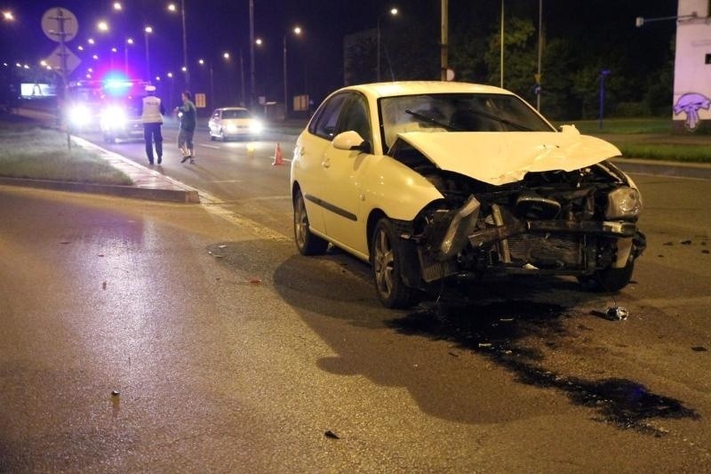 Wypadek na Sobieskiego. Seat wjechał w opla