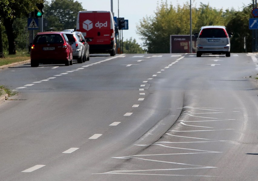 Przez Witkiewicza w Szczecinie pojedziemy bezpieczniej i bardziej komfortowo. Znikną koleiny przy przystanku autobusowym