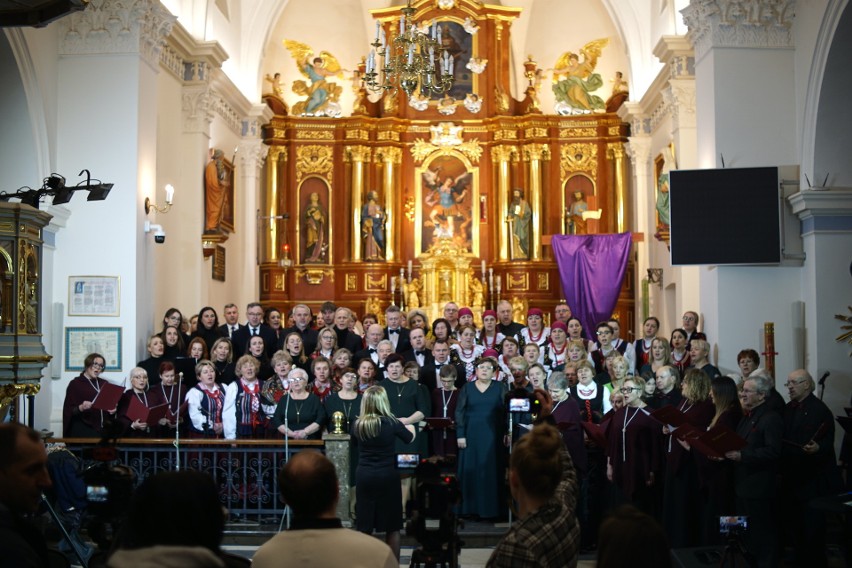XX Festiwal Wielkopostny. Piękny muzyczny finał jubileuszowego konkursu w kościele w Daleszycach. Zobaczcie zdjęcia