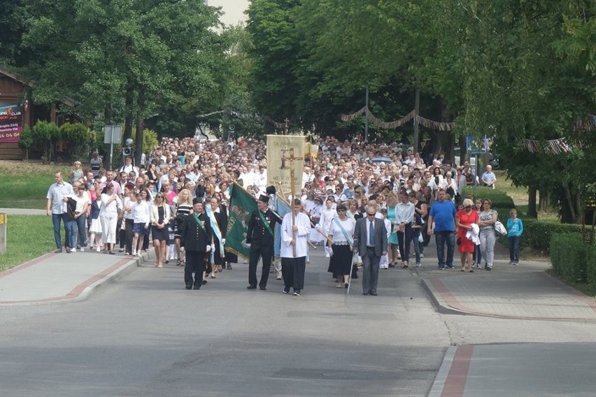 Boże Ciało w Jastrzębiu: Tłumy na procesji