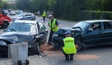 Wypadek w Chojnicach. Sprawcy uciekli z miejsca zdarzenia. Policja szuka kierowcy seata toledo [zdjęcia, wideo]