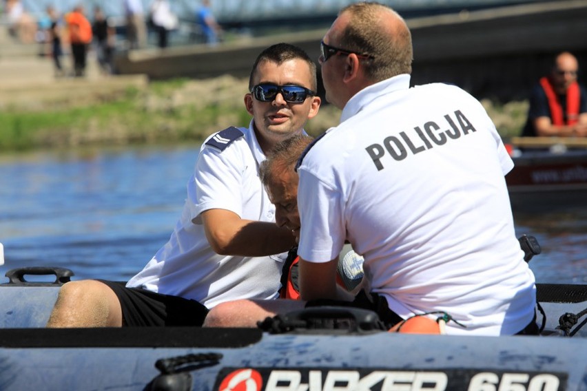 Spektakularne pokazy strażackie ratowników WOPR, straży...