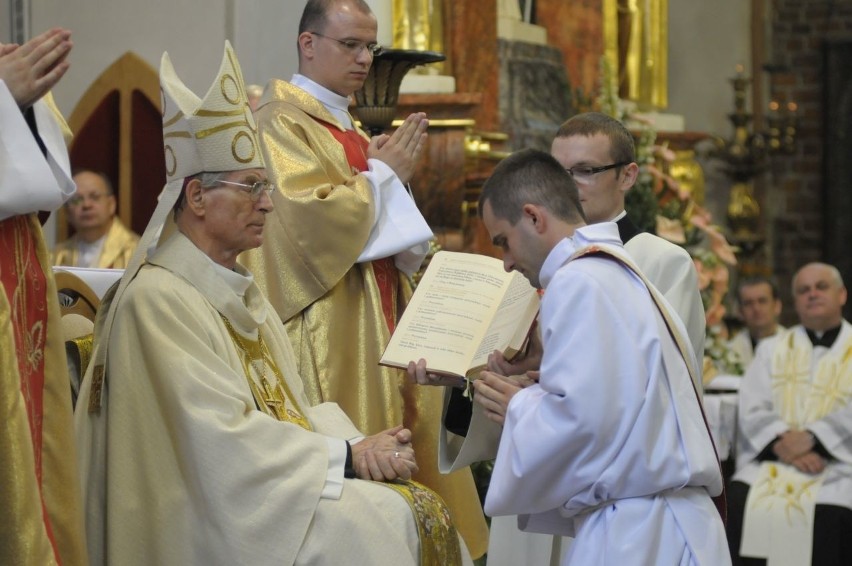 Opole: Świecenia kaplanskie w Katedrze Opolskiej.