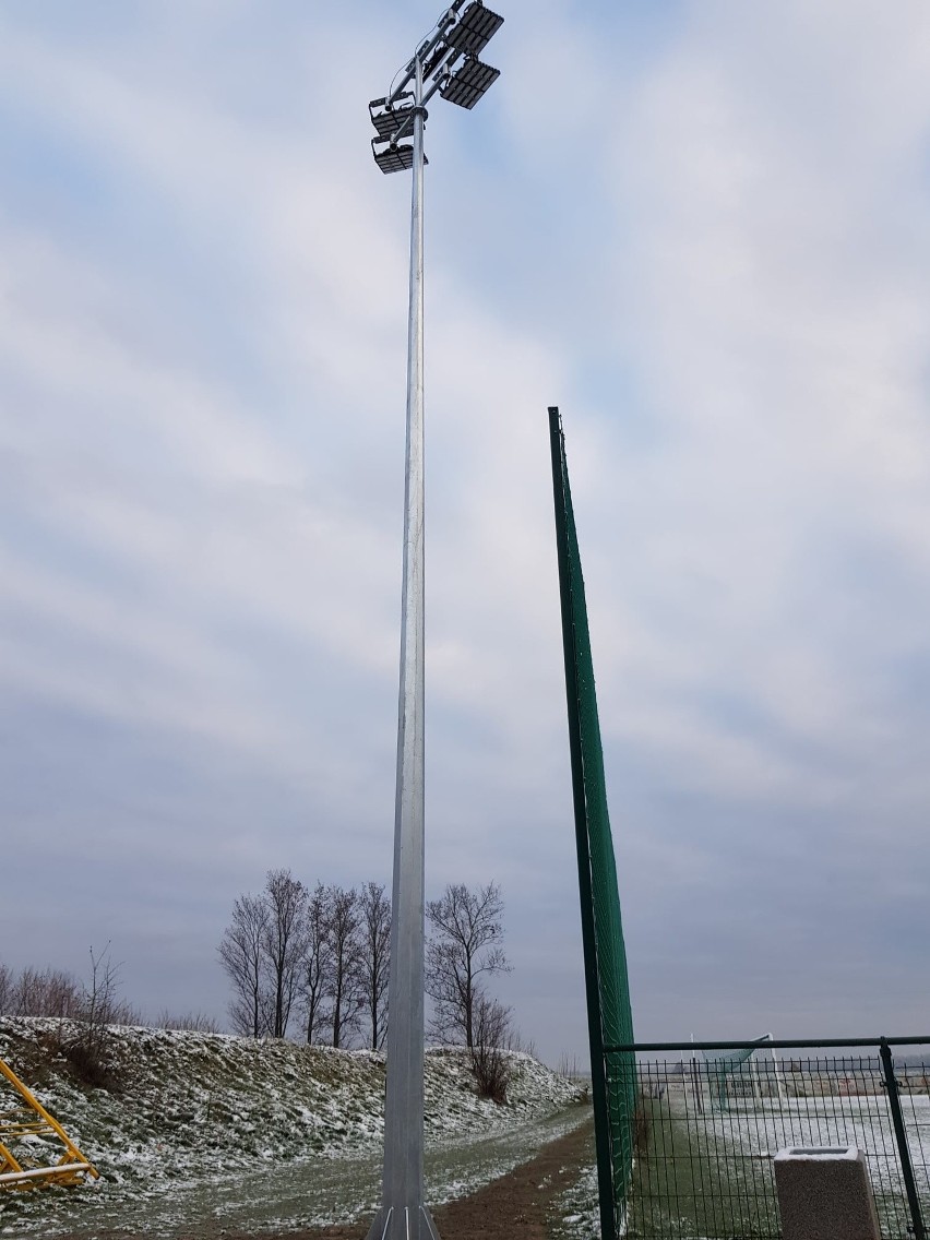 Stadion Miejski w Lipsku ma nowe oświetlenie LED-owe....