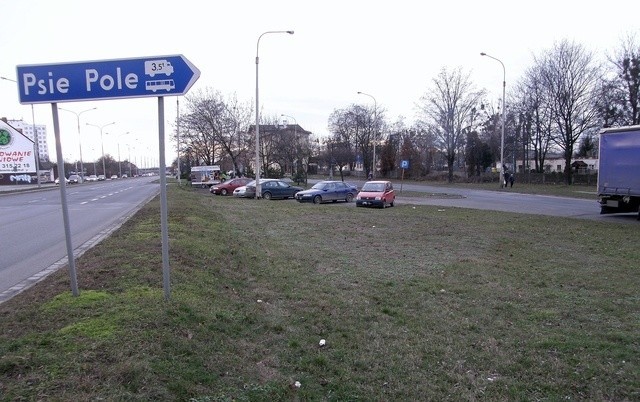 Przy Bierutowskiej powstaje nowy parking "park&ride", czyli "parkuj i jedź"