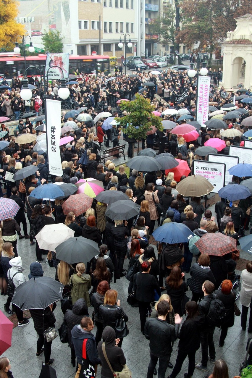 Duża frekwencja na Czarnym Proteście w Lublinie (ZDJĘCIA, WIDEO)