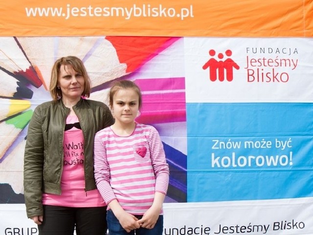 Najmłodsza pacjentka &#8211; 12-letnia Klaudia Błeszyńska. Mama Marzena bardzo prosiła o wykonanie badania &#8211; córka cierpi na rzadką chorobę stawów.