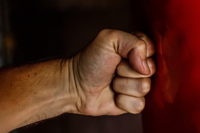 Według ustaleń policjantów 28-latek od ubiegłego roku znęcał się nad swoimi bliskimi