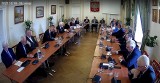 Ostrów Mazowiecka. Podatki w górę - radni zagłosowali za podniesieniem podatku od nieruchomości i podatku od środków transportu. 19.10.2022