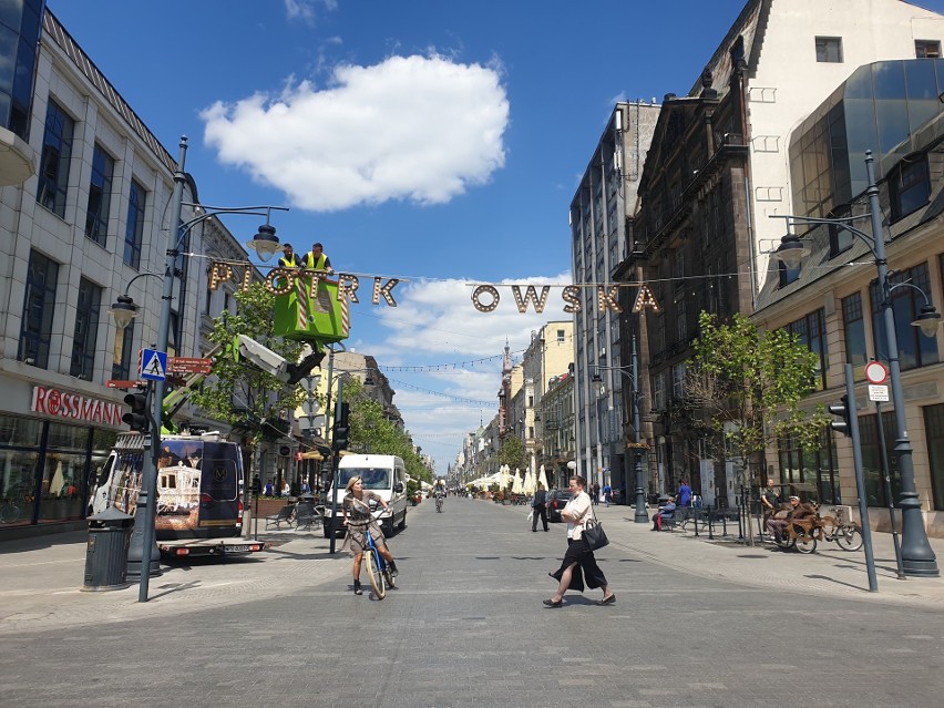 Piotrkowska...podpisana. Nad deptakiem zawisła nowa iluminacja ZDJĘCIA