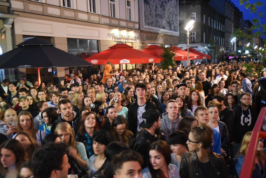 Mioush i Jimek zagrali koncert na balkonie