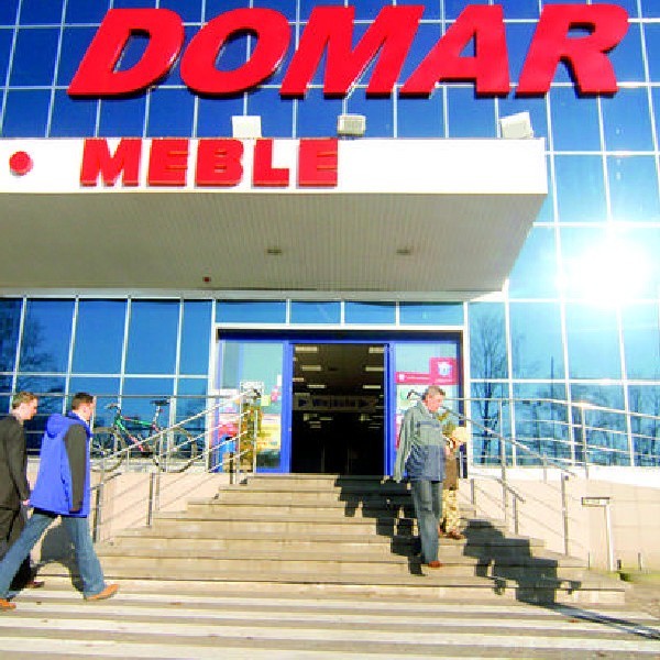 Wyprzedaż ruszy na przełomie lutego i marca, a już teraz w ofercie Domaru jest to, co stanowiło wyposażenie sklepów oraz środków transportu