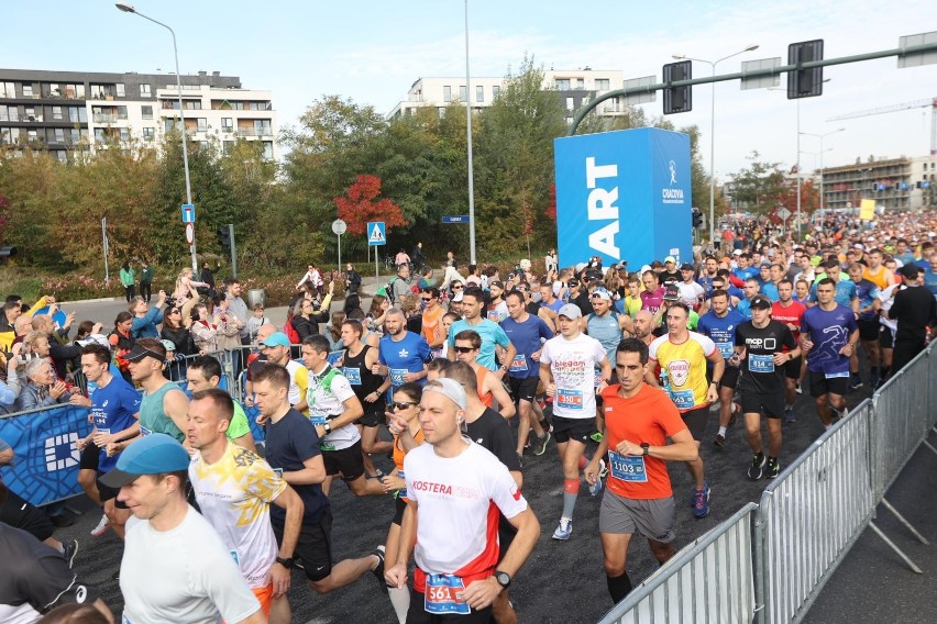 Uczestnicy Półmaratonu Królewskiego i Biegiem do Igrzysk na...