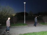 Na osiedlowym parku w Opolu od kilku dni nie palą się latarnie