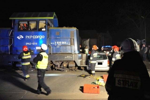 Zderzenie auta z lokomotywą w Pietrowicach Wielkich