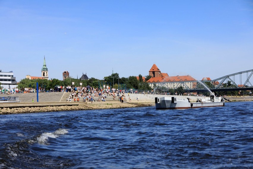 Spektakularne pokazy strażackie ratowników WOPR, straży...