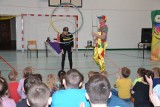 Dzieci w powiecie włoszczowskim wróciły do szkół. Szkołę w Bebelnie odwiedził cyrk (ZDJĘCIA)