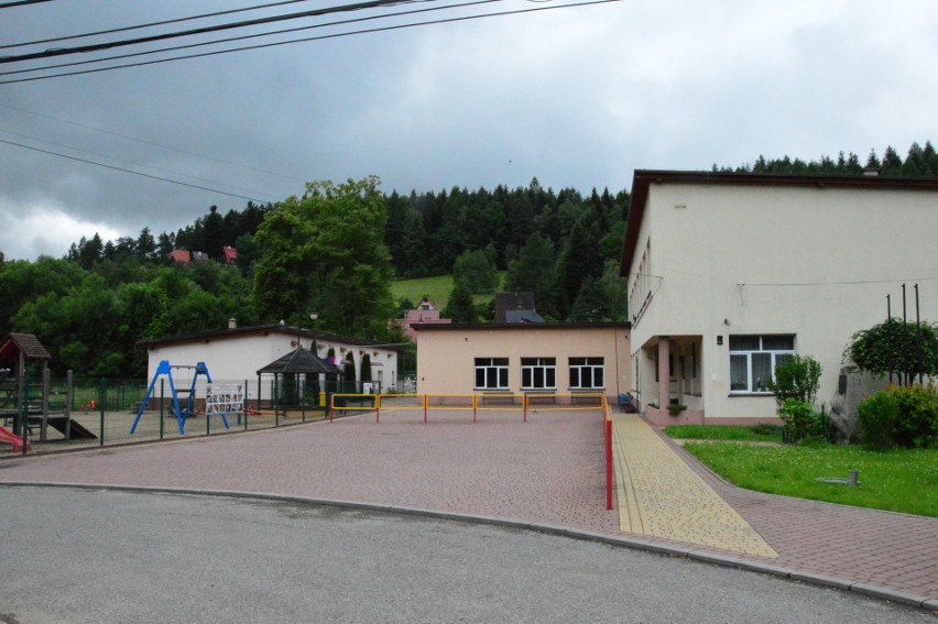 Szkoła i przedszkole w Czasławiu