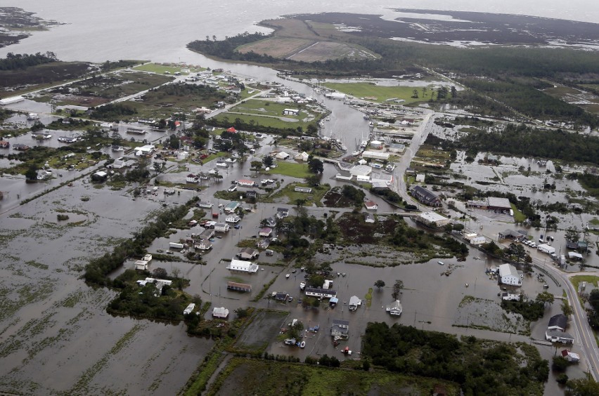 USA: Burza tropikalna Florence sieje zniszczenie w Karolinie...