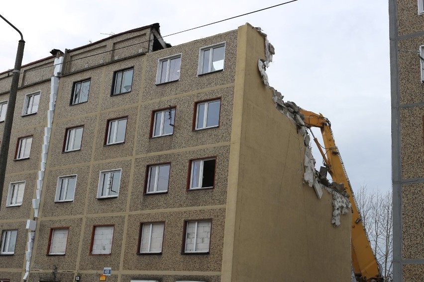 Wybuch gazu w Bytomiu: Trwa wyburzanie budynku w Miechowicach [ZDJĘCIA]