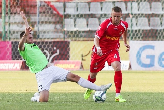 Rafał Augustyniak jest kapitanem Widzewa.