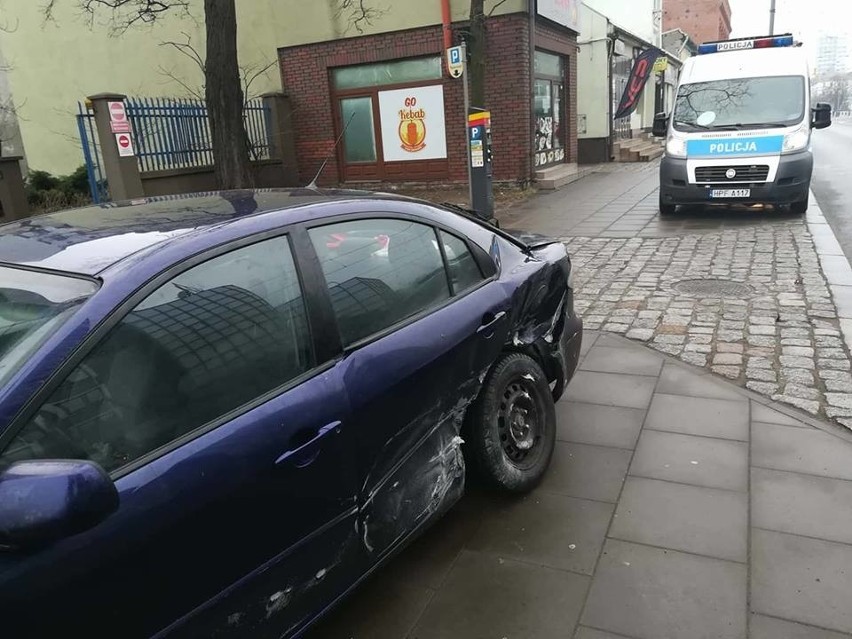 Wypadek na ul. Piotrkowskiej przy ul. Sieradzkiej. Jedna osoba ranna [zdjęcia]