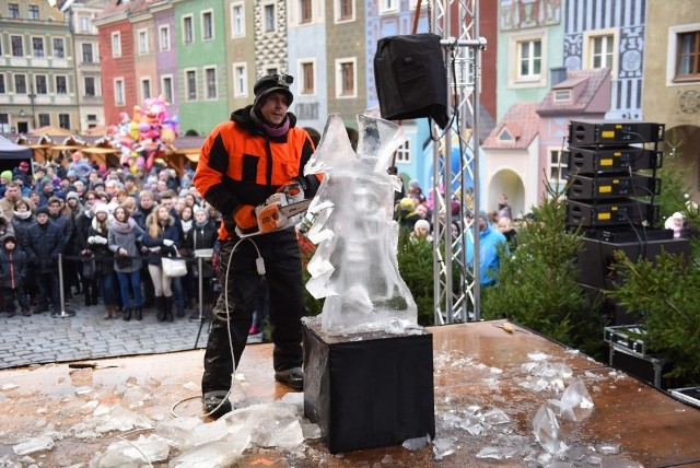 Rzeźby lodowe w Poznaniu. Trwają zawody w Speed Ice Carving'u