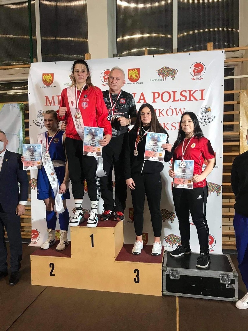 Wiktor Majdański i Roksana Lechoszest ze Stali Stalowa Wola Boxing Team zdobyli brązowe medale mistrzostw Polski (ZDJĘCIA)