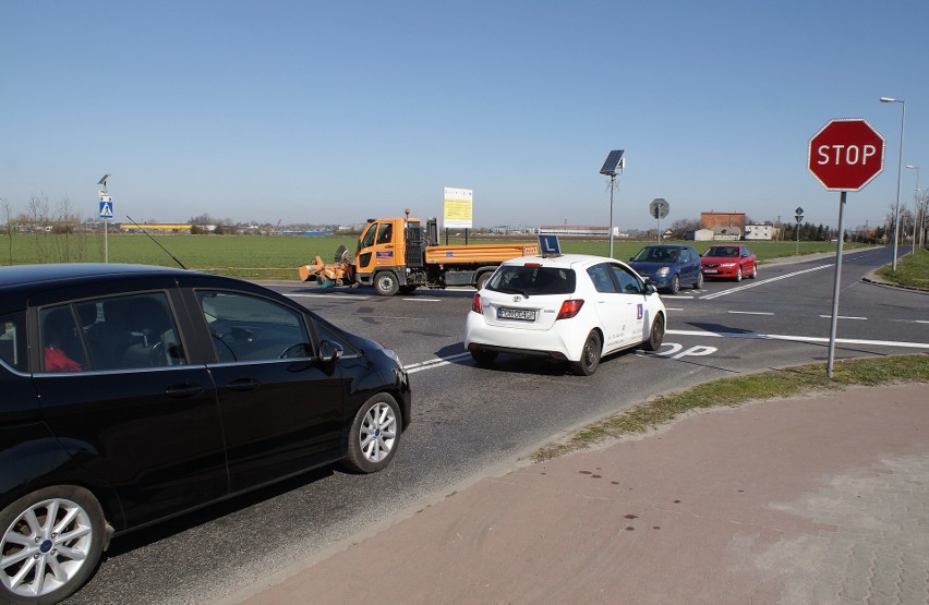 W Inowrocławiu, na dwóch skrzyżowaniach ulic Pileckiego z...