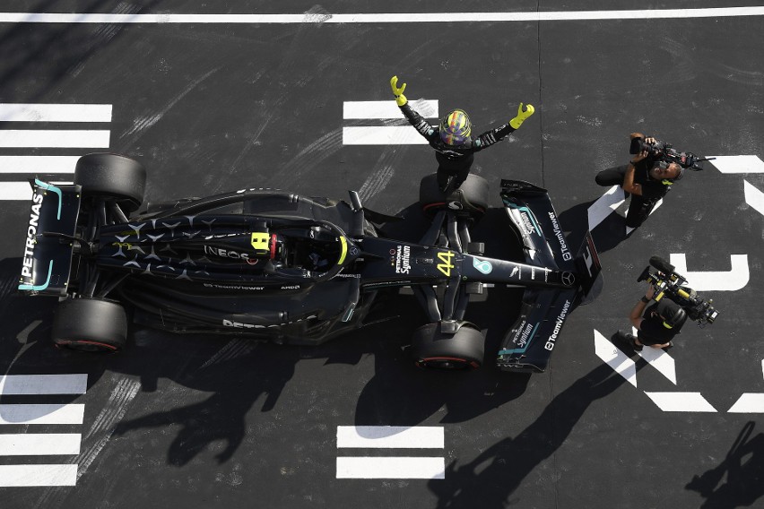 Niesamowite. Hamilton szybszy od Verstappena w kwalifikacjach na Węgrzech. Z radości stracił głos