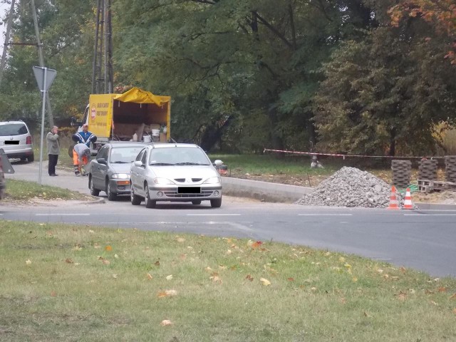 Budowa drugiego pasa przy wjeździe w Silwanowską zakończy się 15 października.