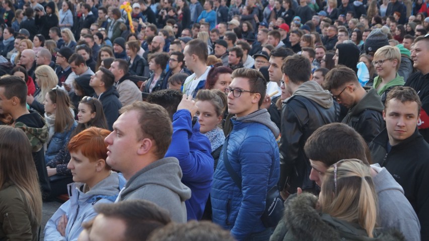 Rybnik oszalał! Dzikie tłumy na koncercie Miuosha i O.S.TR.