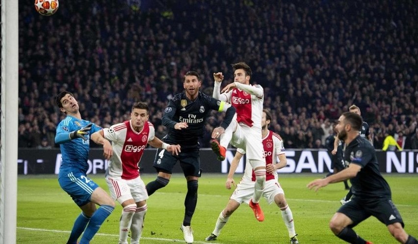 Na zdjęciu: piłkarze Ajaksu Amsterdam i Realu Madryt. Ajax...
