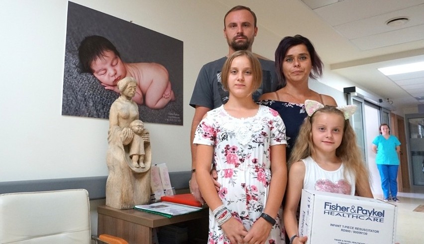 Tuchowskiej porodówce podarowali sprzęt, który pomoże noworodkom