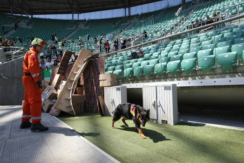 Pozorowany zamach na Stadionie Miejskim