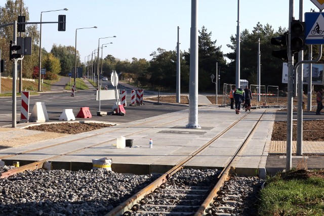 Od wczesnych godzin porannych, w poniedziałek 11 października zostanie przywrócony ruch pojazdów na skrzyżowaniu ul.  Konstytucji 3 Maja – Południowej – Strażackiej.