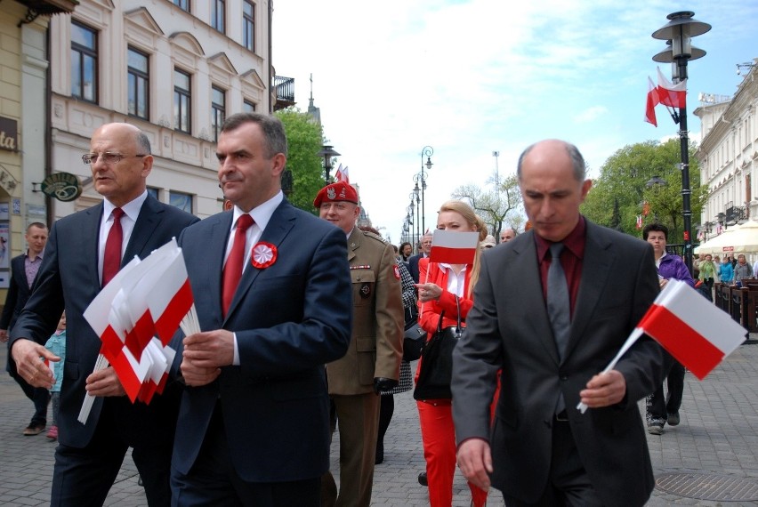 Dzień Flagi w Lublinie: Tłumy na placu Litewskim (ZDJĘCIA)