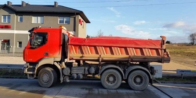 Ciężarówka, którą skontrolowali inspektorzy w Radomiu, ważyła 28,3 tony.