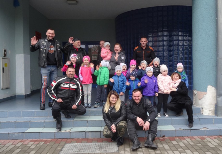 Motocykliści odwiedzili przedszkolaków z Pracownii Edukacji...
