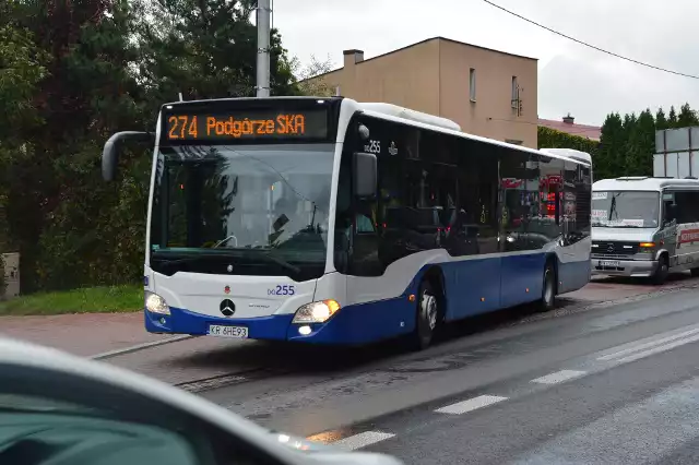 Autobus 274 (Podg&oacute;rze SKA - Wieliczka - Trąbki P R) nie będzie kursował  w okresie 12-25 lipca 2021. Mieszkańcy są oburzeni taką decyzją