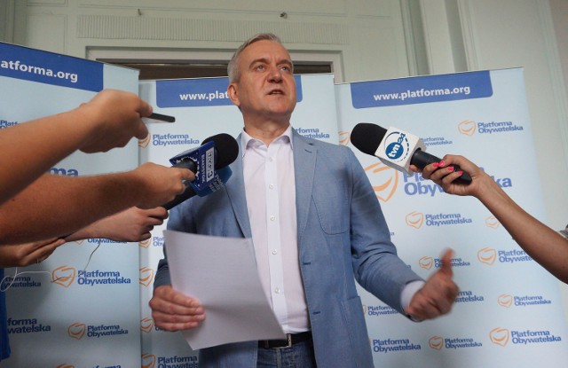 Delegalizacja ONR. Platforma Obywatelska przygotowała wniosek. Poparł go poseł Robert Tyszkiewicz