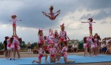 Tak "fruwają" staszowskie cheerleaderki z drużyny Pink Panthers. Zaprezentowały umiejętności podczas pikniku dla dzieci [ZDJĘCIA]