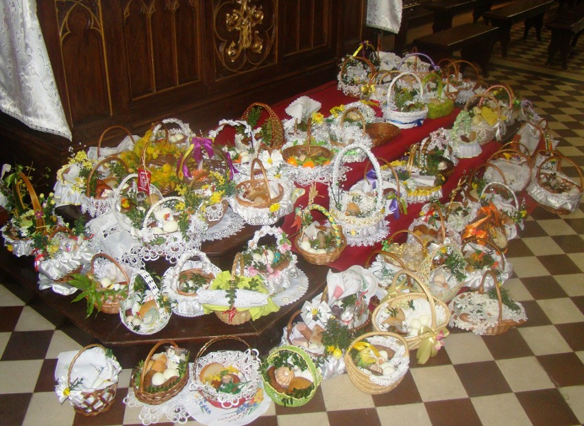 Święcenie pokarmów i Grób Pański w kościele w Czarni [ZDJĘCIA]